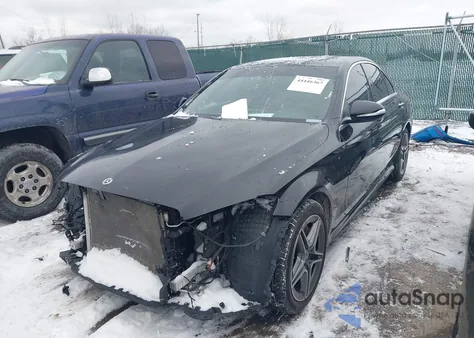 2019 Mercedes-Benz C 300 4Matic z USA, uszkodzony, nr VIN WDDWF8EB9KR514967